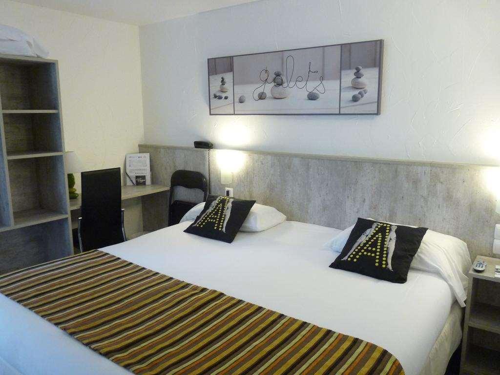 Brit Hotel Bosquet Carcassonne Cite Ruang foto