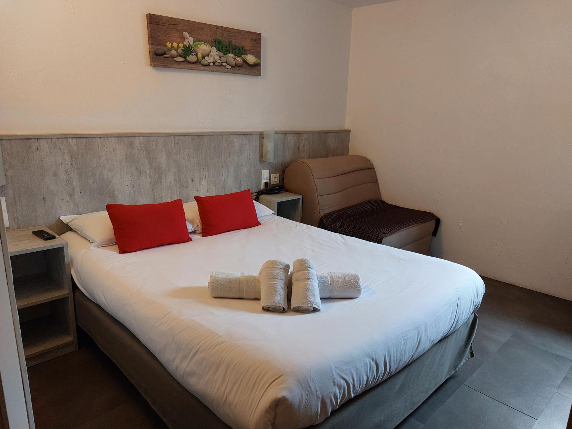 Brit Hotel Bosquet Carcassonne Cite Bagian luar foto