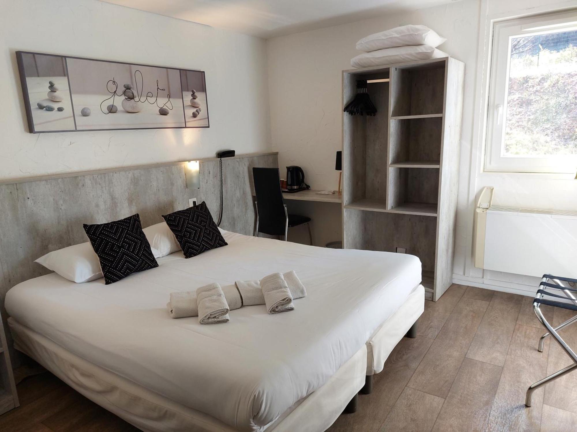 Brit Hotel Bosquet Carcassonne Cite Bagian luar foto