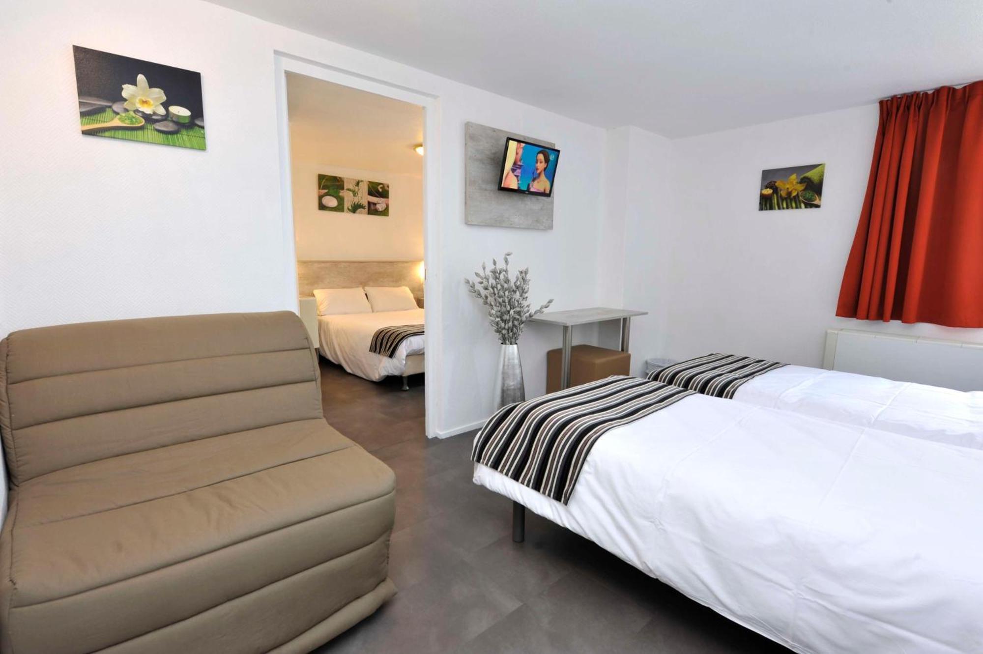 Brit Hotel Bosquet Carcassonne Cite Bagian luar foto